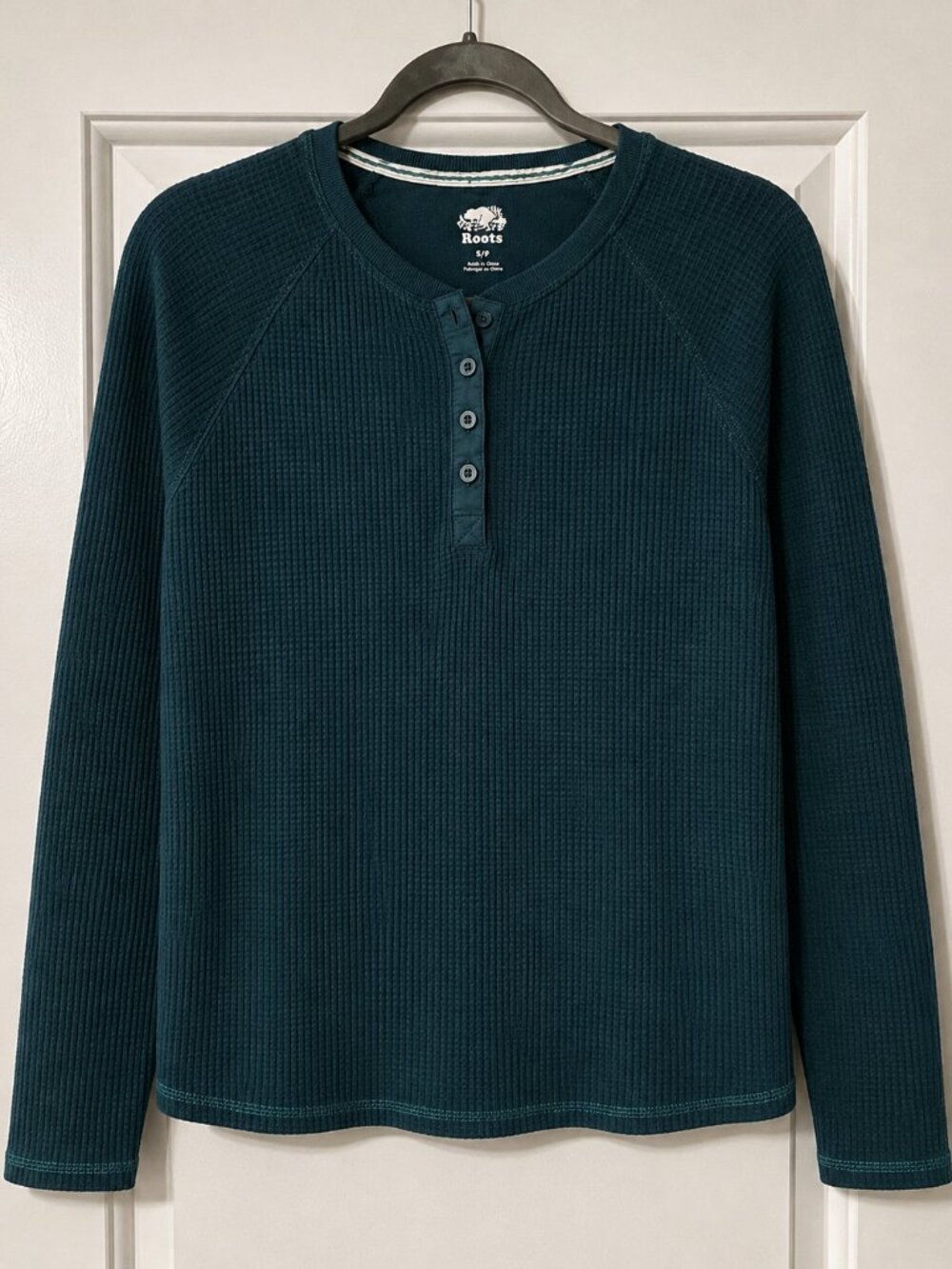 Roots Green Long Sleeve Waffle Knit Shirt – Women’s Small – Organic Cotton - Picture 2 of 3